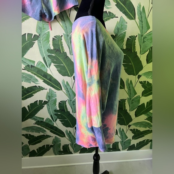 Vici Women’s Neon Tie Dye Harmony Top and Shorts Lounge Set Large - Picture 9 of 10